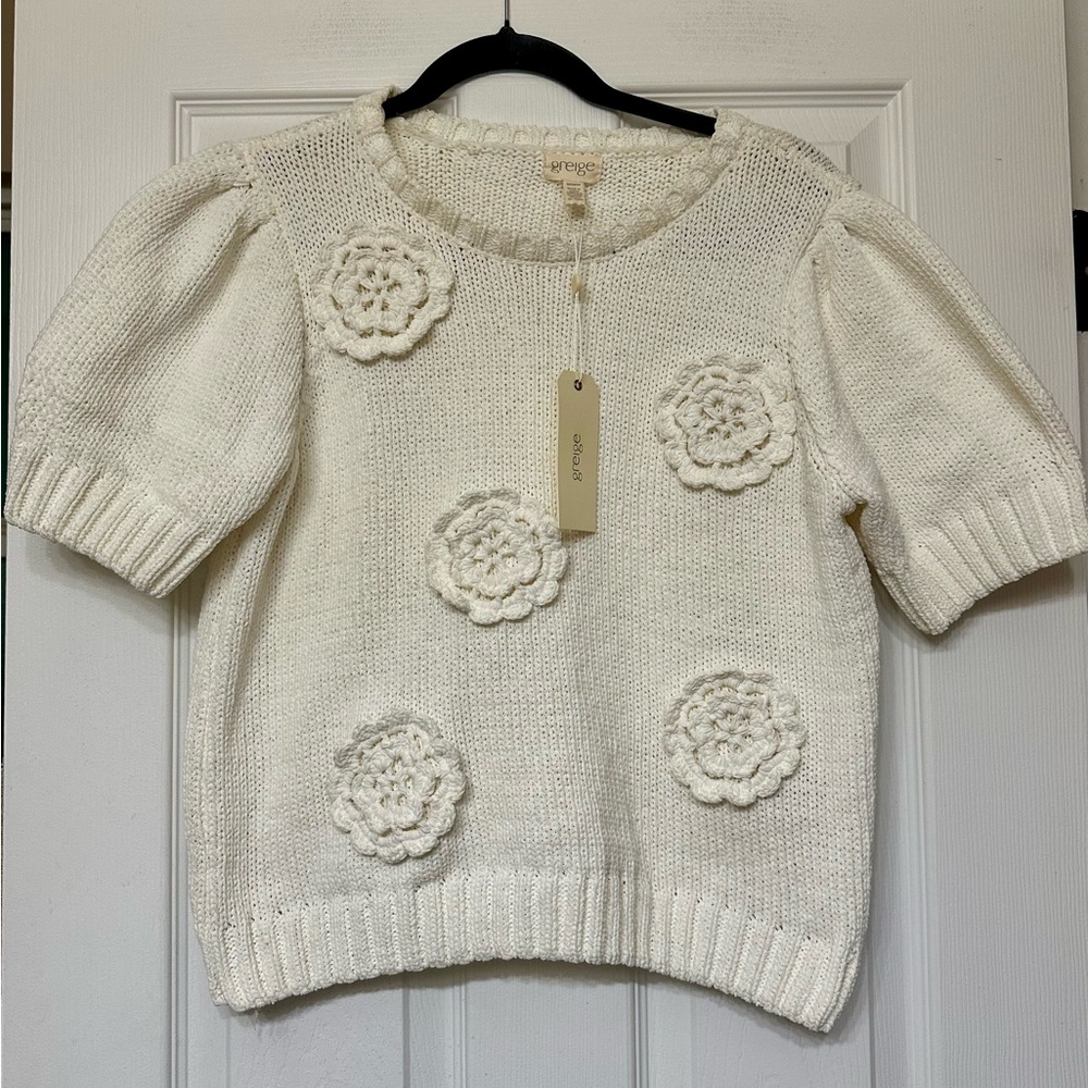 NWT Greige Cream Crocheted Flower Short-Sleeve Knit Sweater M